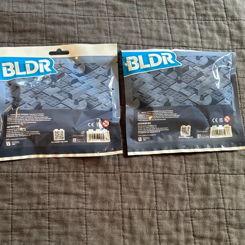 BLDR City Accessory Pack 0233 Building Blocks 73 Pcs Street Signs Lamp Lot of 2